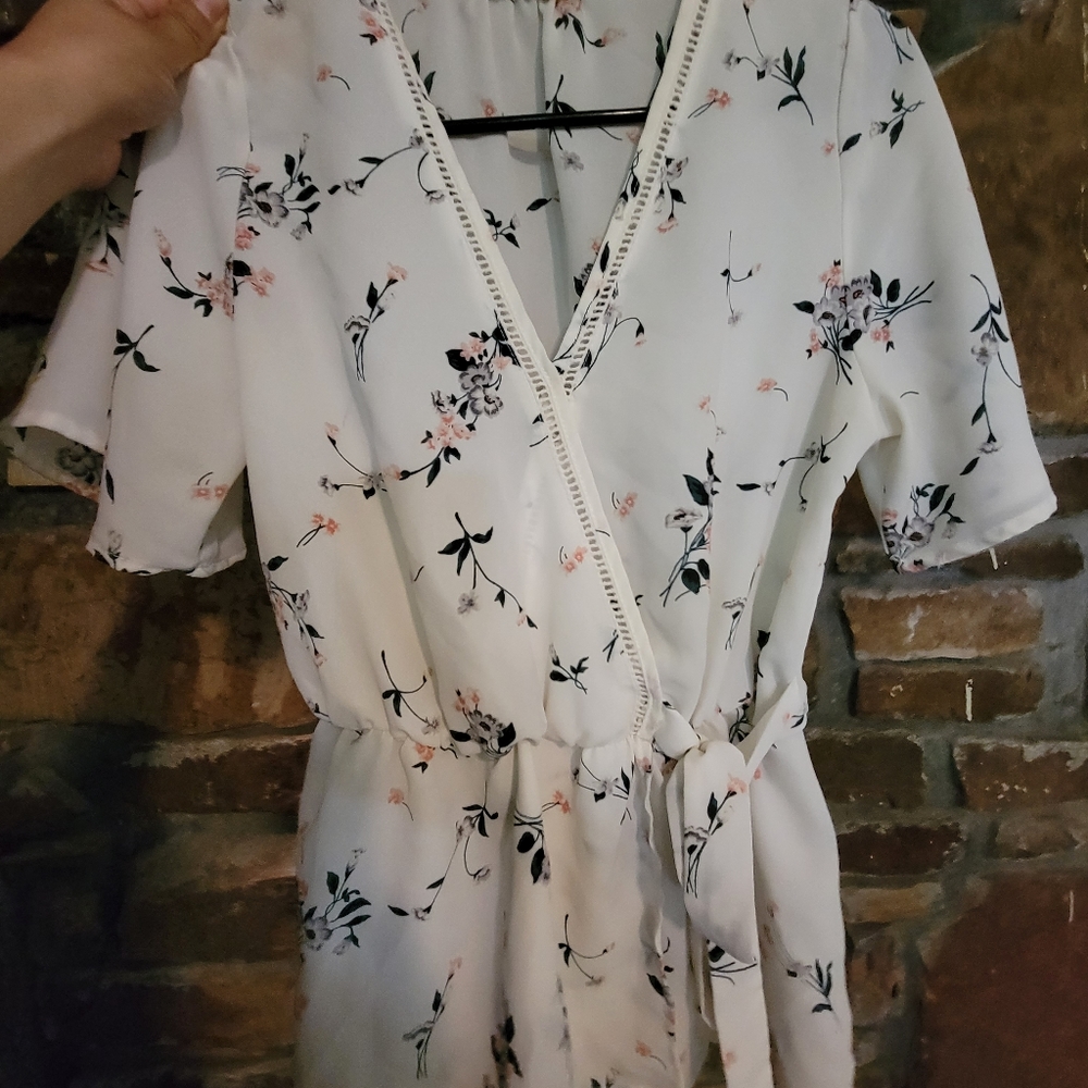 Sienna Sky floral top size S